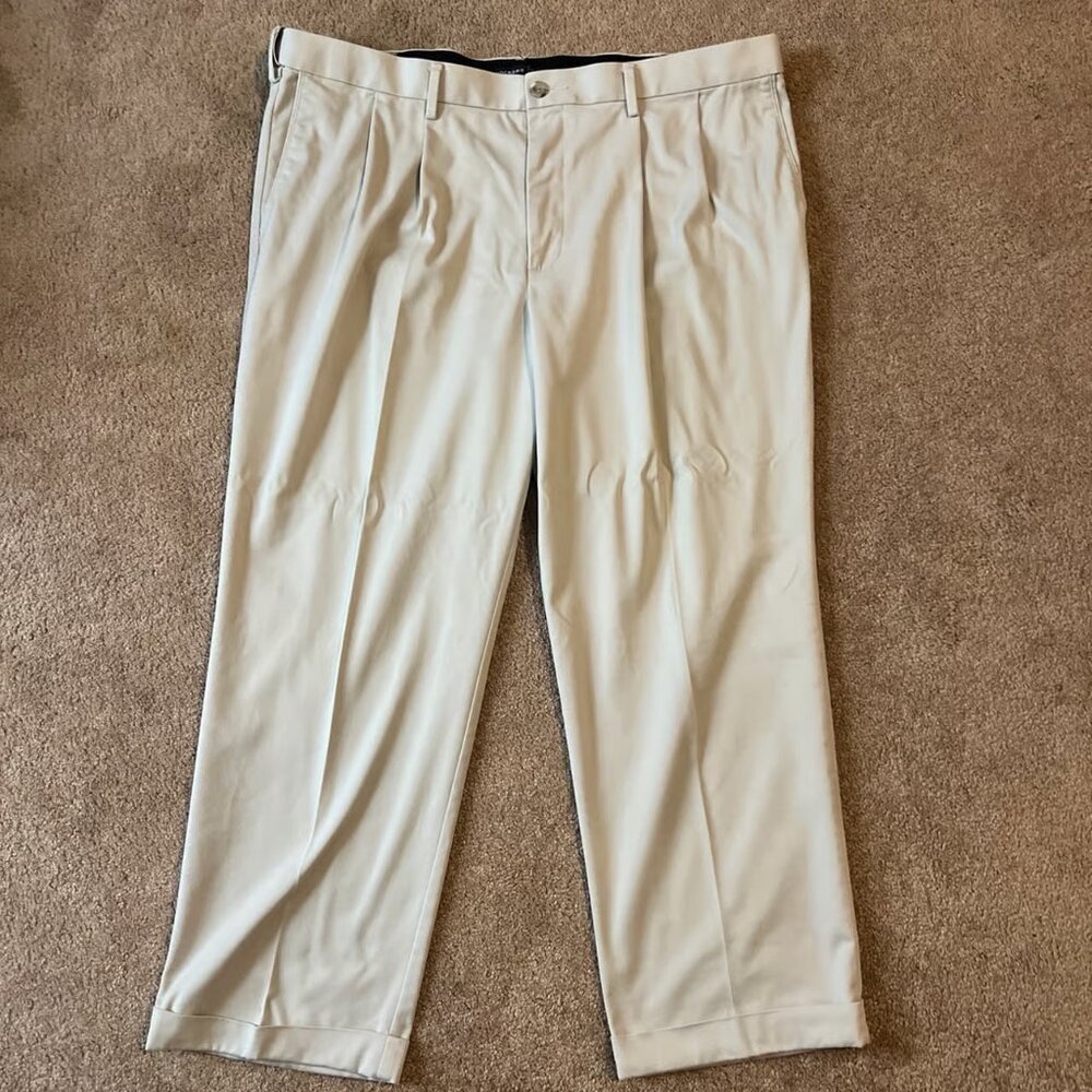 Dockers Men’s Relaxed‎ Fit Khaki Pants 42x30